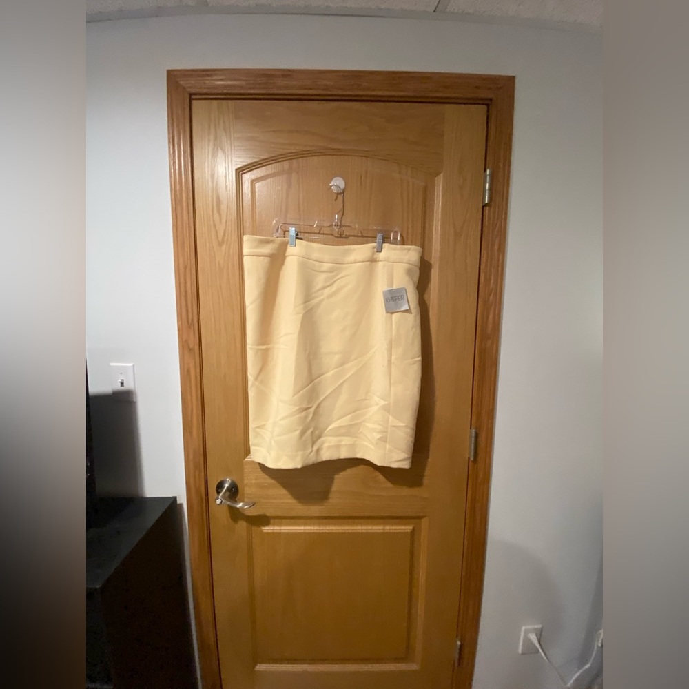 Kasper Women’s Size 16 Butter Yellow Skirt NEW/NWT (Read Description)